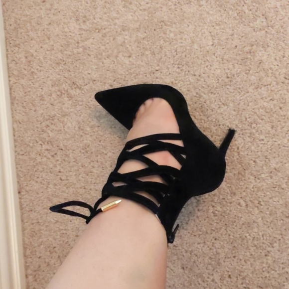 Shoe Republic LA Shoes - Pointed toe heels